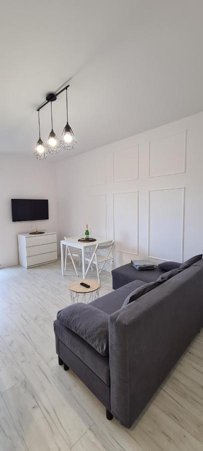 44 - Apartamenty Siedlce - Nowy Apartament W Centrum Przy Ul Czerwonego Krzyza Ngoại thất bức ảnh